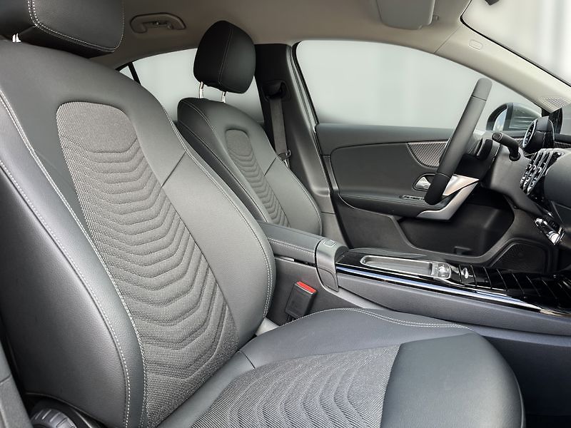 Mercedes-Benz Třídy A trida A 200 Progressive Line - fotka 16 z 21