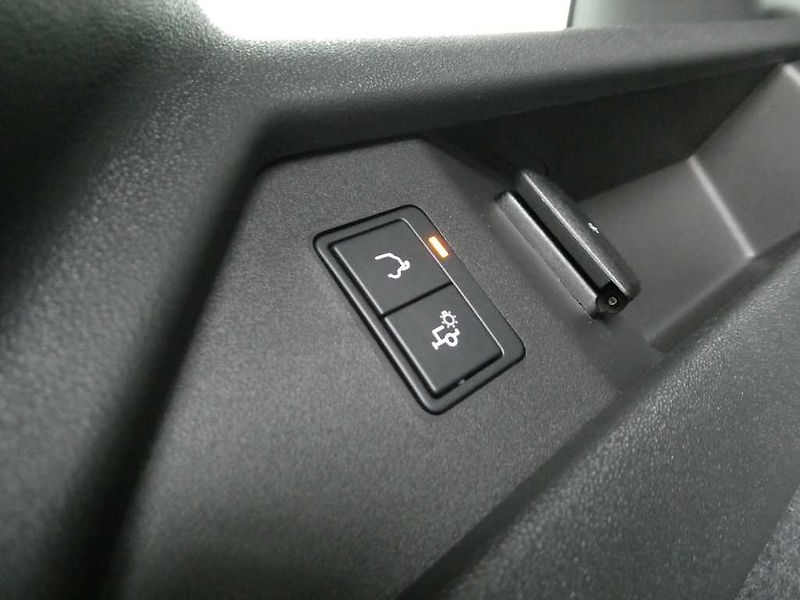 Land Rover Discovery Sport 2,0 Landmark D200 - fotka 36 z 44