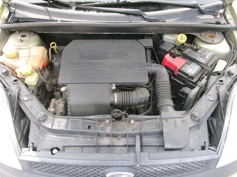 Ford Fiesta (2005) 1,3i KLIMA ČR - fotka 18 z 18