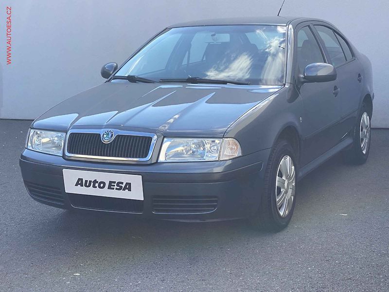 Škoda Octavia (2010) 1.6MPi, ČR, AC, tažné - fotka 3 z 14