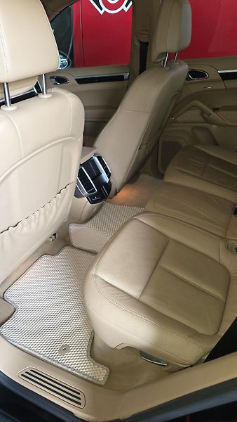 Porsche Cayenne (2012) 3.0 /180kW - fotka 9 z 11