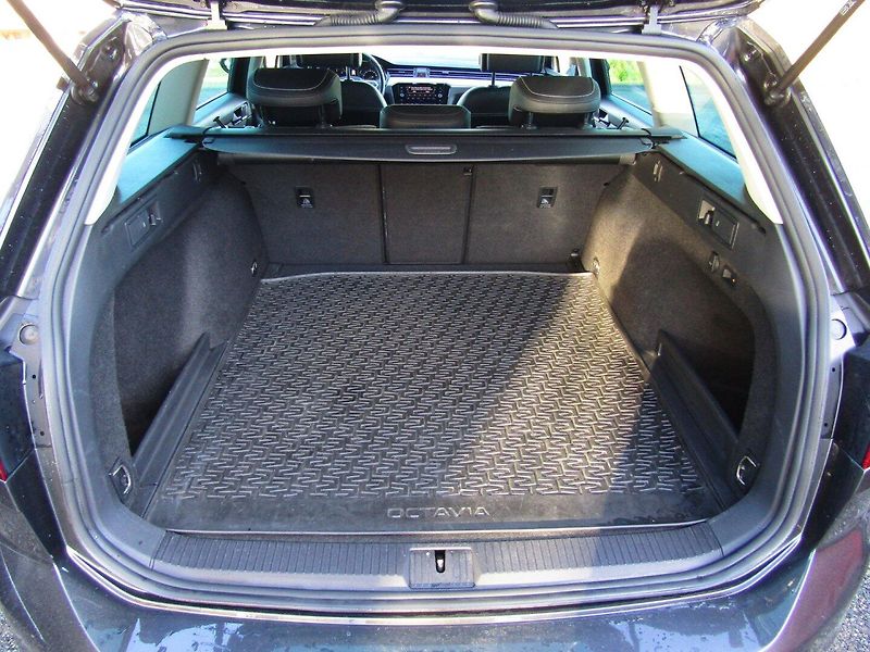 Volkswagen Passat (2022) 2.0 TDI DSG 147kW  MATRIX - fotka 25 z 41
