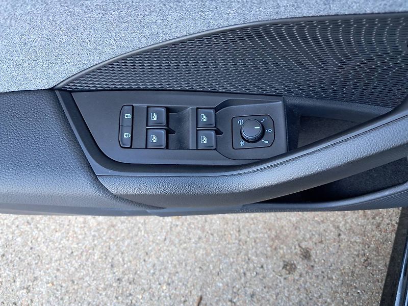 Škoda Octavia (2024) IV M-HEV Top Selection 1.5 TSI - fotka 18 z 30
