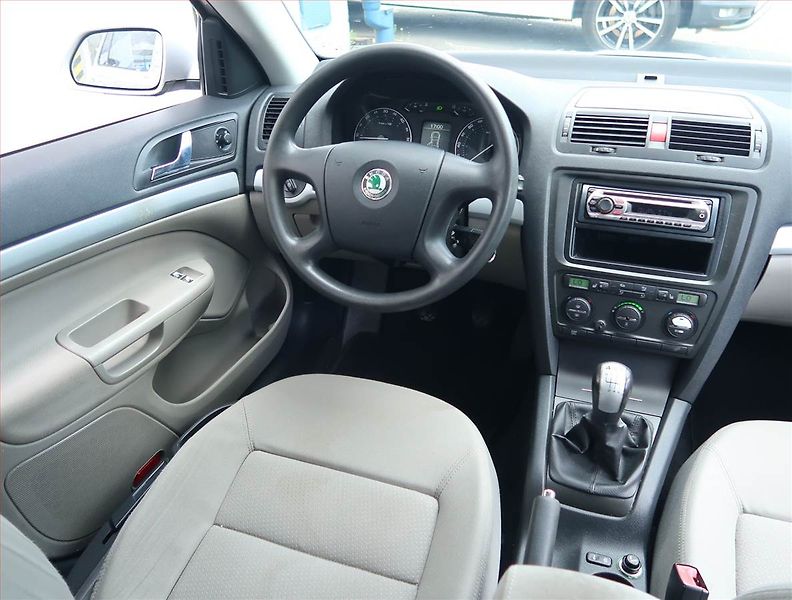 Škoda Octavia (2006) 1.9 TDI 4x4, 4X4, nová STK - fotka 7 z 15