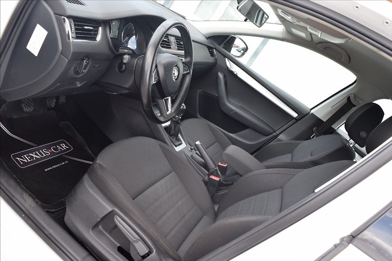 Škoda Octavia 1,6 TDI 81KW PO ROZVODECH - fotka 14 z 48