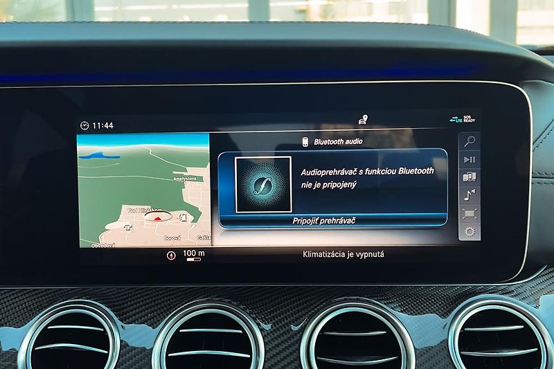 Mercedes-Benz Třídy E (2017) E63S AMG 4Matic+ V8 Biturbo - fotka 68 z 99