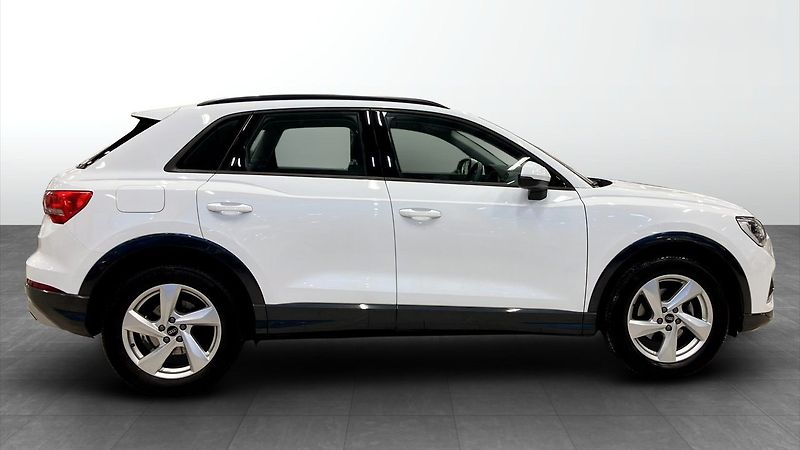 Audi Q3 35TFSI S Tronic LED Cockpit - fotka 3 z 13
