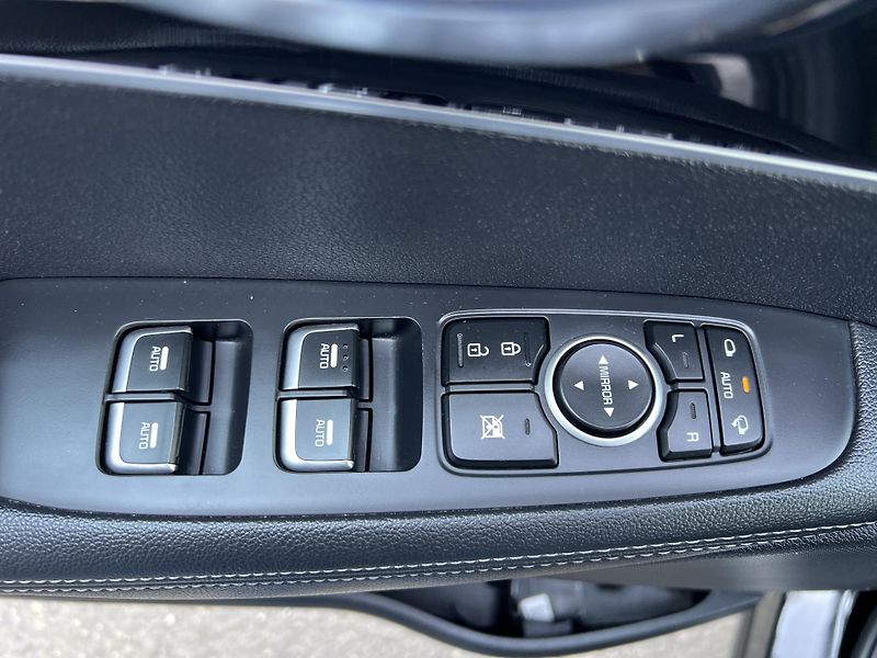 Kia Sorento 2.2CRDi REBEL 4x4 KŮŽE 7MÍST - fotka 12 z 52