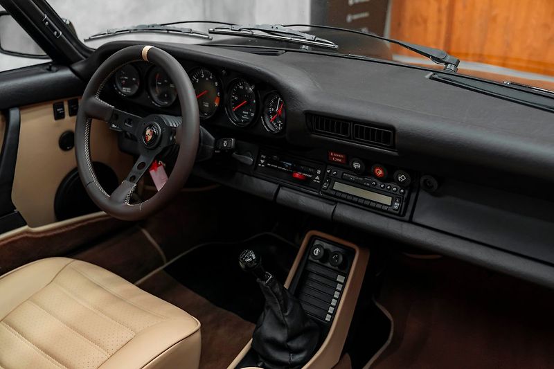 Porsche 911 SC - fotka 10 z 28