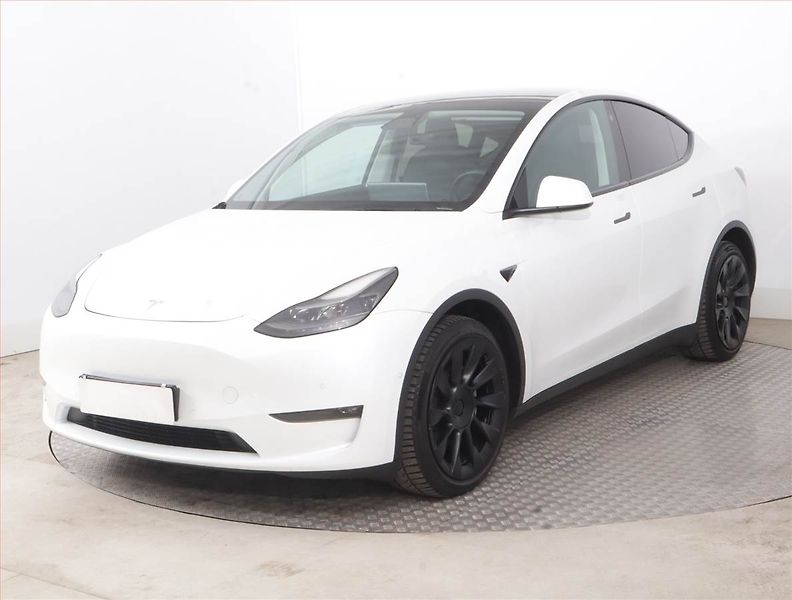 Tesla Model Y (2021) Long Range AWD 75kWh, SoH 92% - fotka 2 z 20