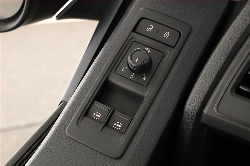 Volkswagen Multivan (2018) 2.0 TDI - fotka 17 z 18