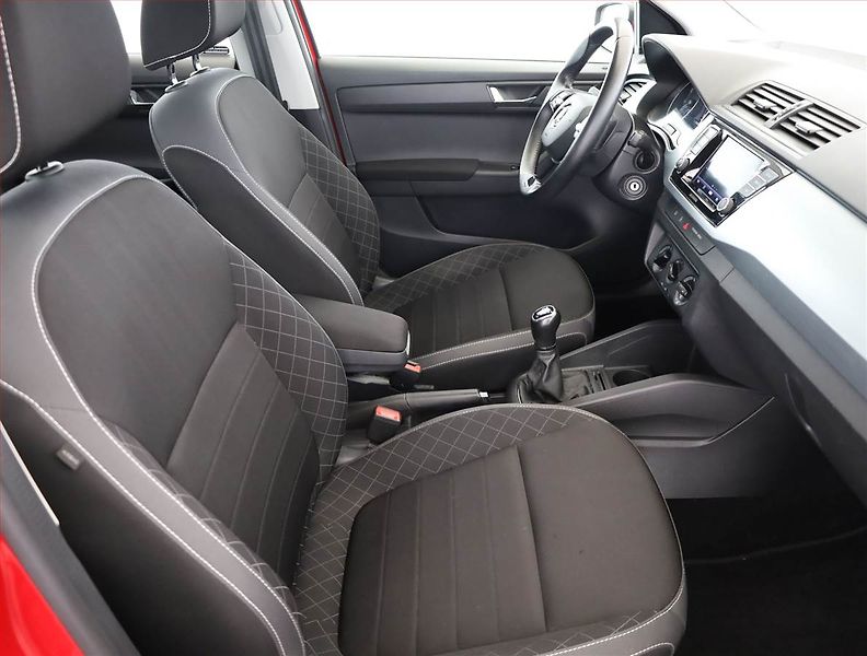 Škoda Fabia (2021) Ambition Plus 1.0 TSI - fotka 7 z 18