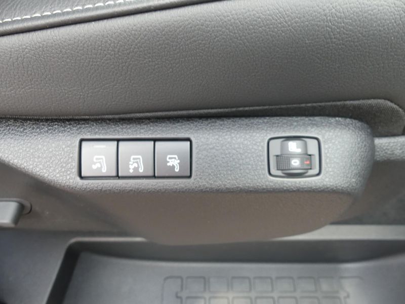 Citroën SpaceTourer (2026) SHINE L3 2.2 BHDi 180 VIP pack - fotka 30 z 34