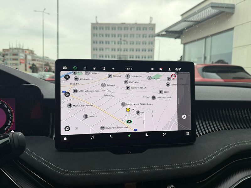 Škoda Superb Sportline 2.0TSI 195kw DSG 4x4 - fotka 13 z 26