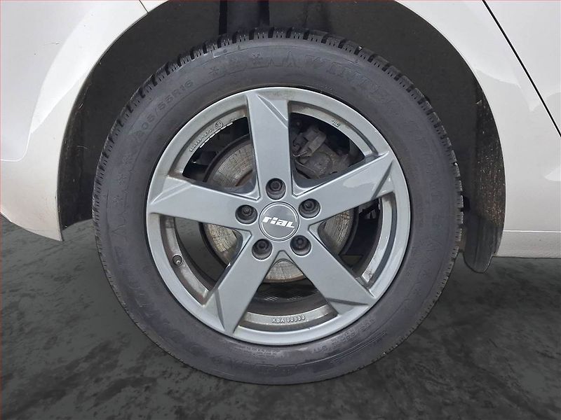 Volkswagen Golf (2017) 1.6 TDI, Serv.kniha, Kůže - fotka 14 z 18
