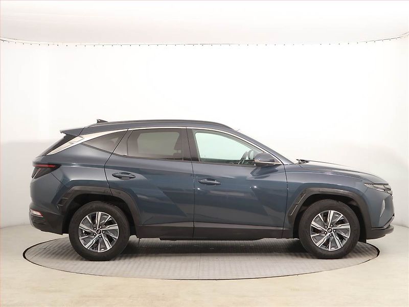 Hyundai Tucson (2021) 1.6 T-GDI - fotka 6 z 14