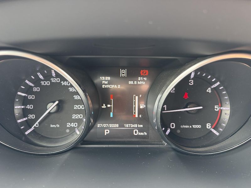Land Rover Discovery Sport 2.2 TD4 4X4 XENON KŮŽE TAŽNÉ - fotka 17 z 44