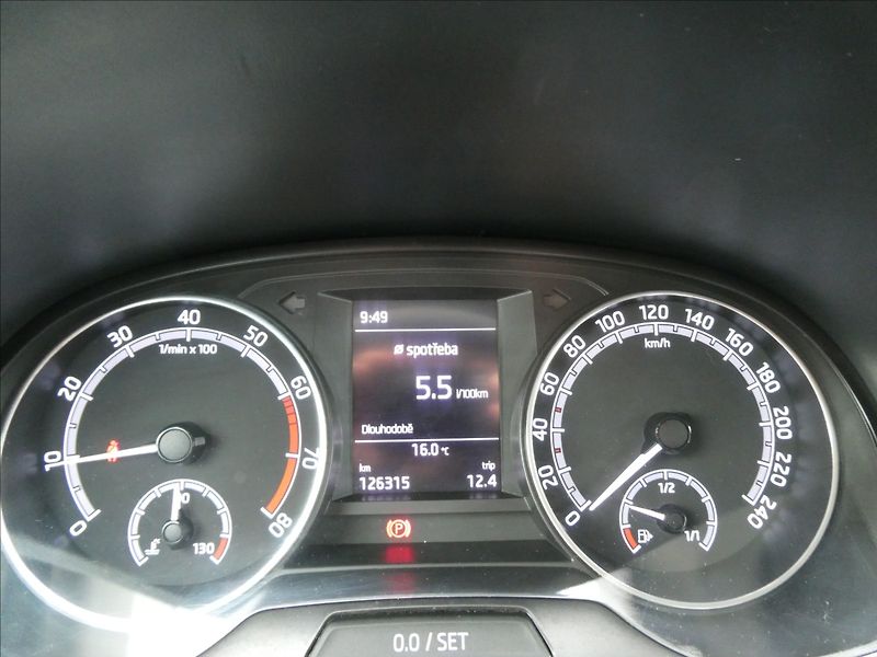 Škoda Fabia 1,0 TSi 81kW 2xkola,DPH,servis - fotka 38 z 43
