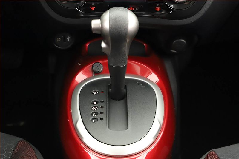 Nissan Juke (2012) 1.6 i, Automat, Navi, Tempomat - fotka 11 z 16