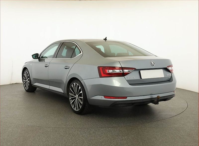 Škoda Superb (2017) 2.0 TDI, 4X4, Automat - fotka 4 z 21