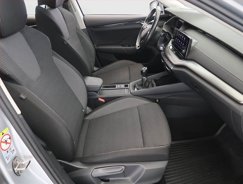 Škoda Octavia (2022) Ambition 2.0 TDI, ČR,1.maj - fotka 9 z 24