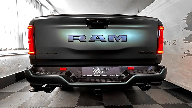 Dodge RAM NIGHT EDITION / 1500 SST H.O.  - fotka 5 z 55