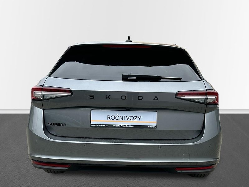 Škoda Superb Combi Sportline 2,0 TDI 110 kW - fotka 9 z 24