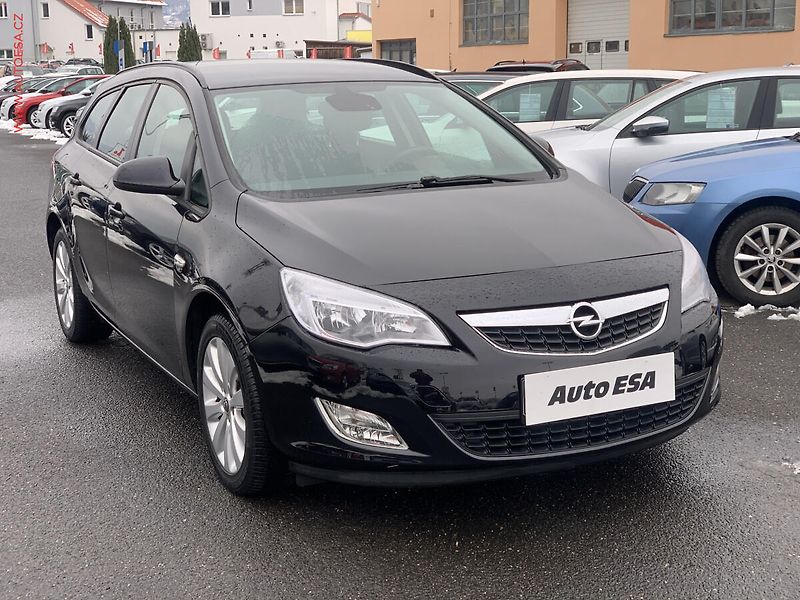 Opel Astra (2011) 1.6i SportTourer - fotografie inzerátu