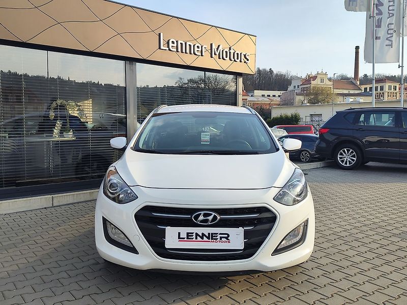 Hyundai i30 1.6 CRDi/81kW komfort - fotka 2 z 26
