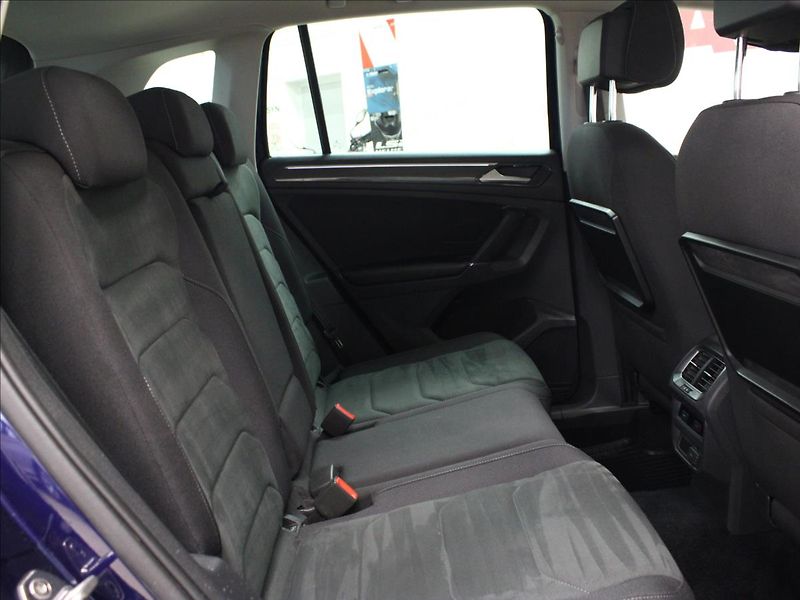 Volkswagen Tiguan 2,0 TDI Highline 4Motion DSG - fotka 13 z 39