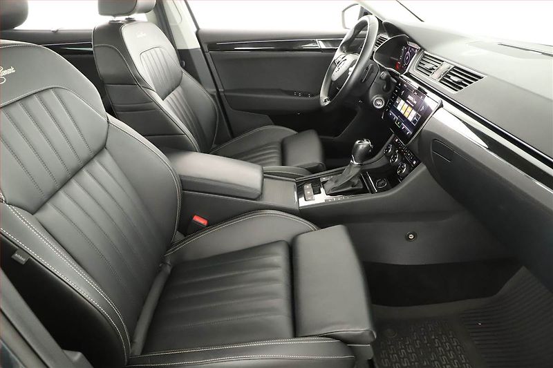 Škoda Superb (2021) Laurin&Klement iV 1.4 TSI PHEV - fotka 7 z 26