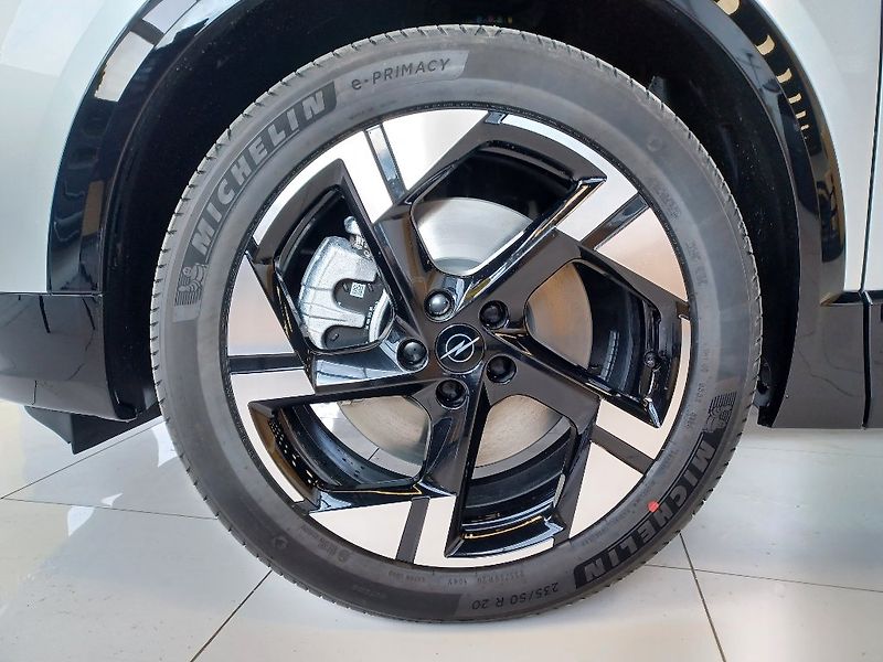 Opel Grandland Ultimate 1.6T PHEV 165kW/225k - fotka 5 z 30