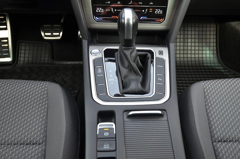Volkswagen Passat (2021) 2.0 TDi DSG / LED / 74.300km  - fotka 26 z 35