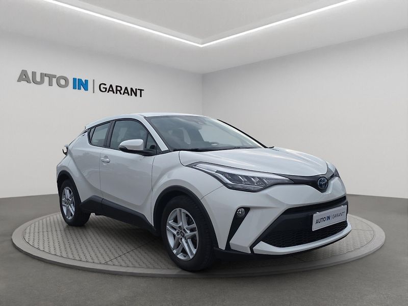 Toyota C-HR (2023) 1.8 e-CTV 72kW, ČR, 1. Maj., S - fotka 3 z 27