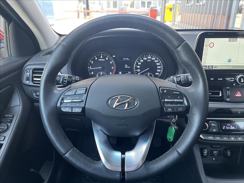 Hyundai i30 1,5 GDI  SMART NAVI 1maj ČR - fotka 12 z 21
