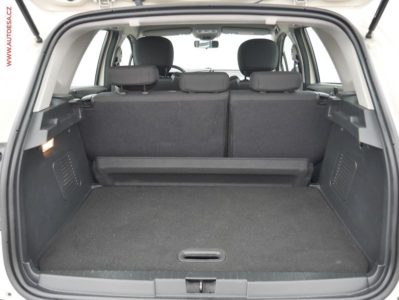 Renault Captur (2016) 0.9TCe, ČR, AC, TZ, park - fotka 7 z 19