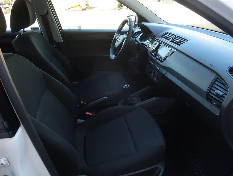 Škoda Fabia (2021) 1.0 TSI - fotka 9 z 15
