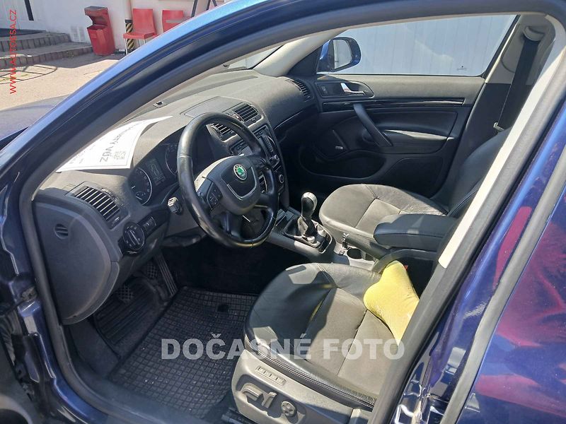 Škoda Octavia (2009) 2.0 TDi 4x4, 2.maj,ČR - fotka 3 z 3