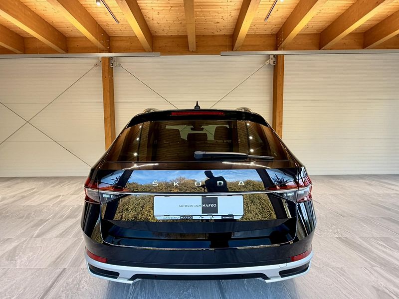 Škoda Superb 2.0 TSi 206 Kw DSG 4x4 Scout - fotka 19 z 32