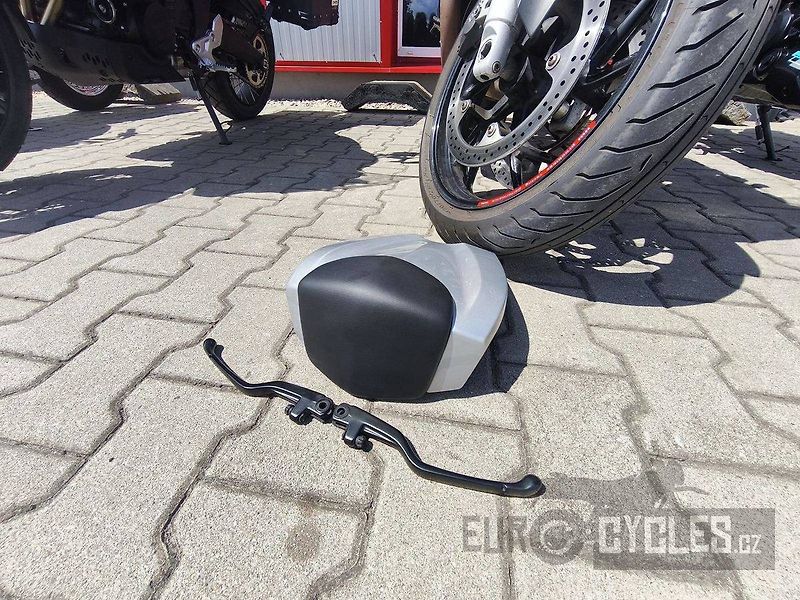 BMW R 1200 S (2006) - fotka 12 z 12