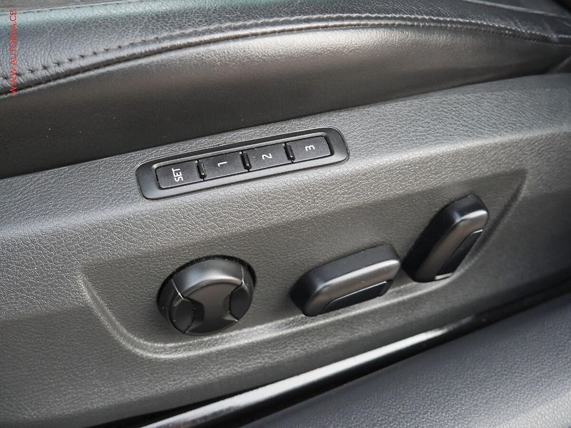Škoda Superb (2015) 2.0 TDi 4x4, ČR, Style, DSG - fotka 10 z 18