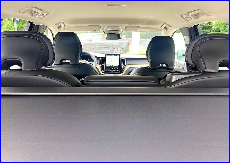 Volvo XC60 (2026) B5AWD PLUS DARK+4SERVIS/ZÁRUKA - fotka 15 z 24