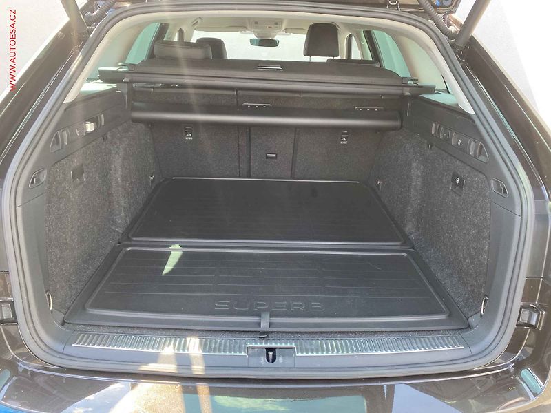 Škoda Superb (2019) 2.0 TSi 4x4, Style, DSG, LED - fotka 7 z 18