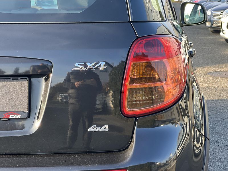 Suzuki SX4 1.6i 4x4 NAVI KLIMATIZACE ALU - fotka 32 z 32