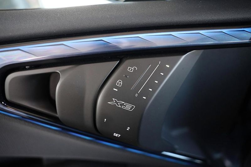 BMW X3 xDrive 40d - fotka 22 z 27