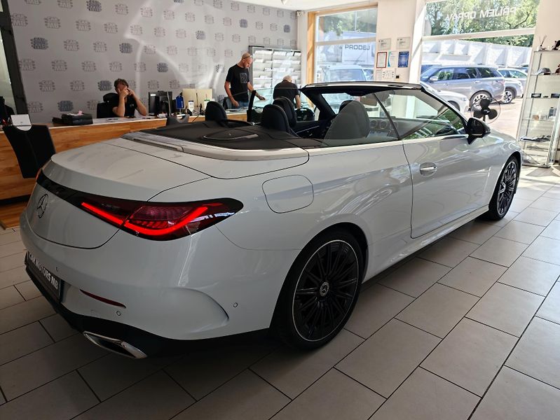 Mercedes-Benz CLE 200 cabrio AMG Pack - fotka 13 z 32