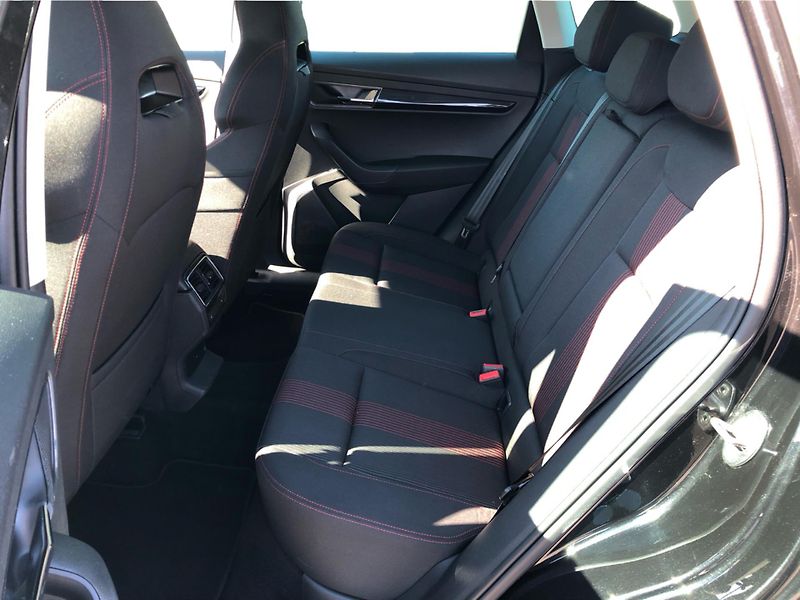 Škoda Karoq 1.5 TSI STYLE DSG 7° - fotka 12 z 29