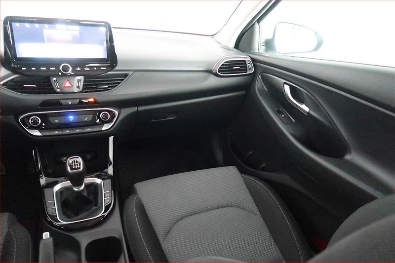 Hyundai i30 (2024) 1.5 DPI, ČR,1.maj, Serv.kniha - fotka 8 z 18
