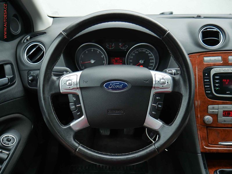 Ford Mondeo (2007) 2.0i, AC, temp, výhřev.sed - fotka 12 z 18