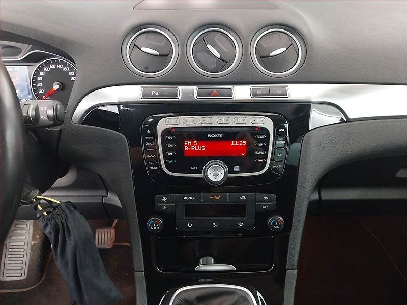 Ford S-MAX (2012) 2.0 TDCi, ČR,1.maj, po STK - fotka 12 z 19